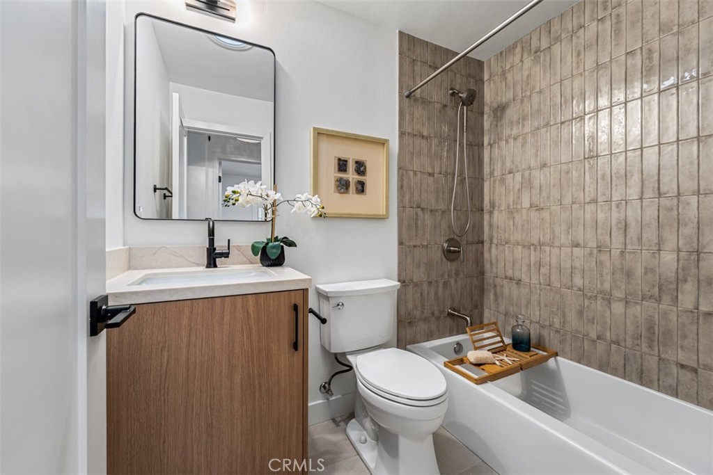 Hall bath - 6502 Clare Drive, Huntington Beach CA 92647 - photo 16