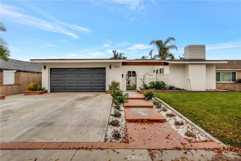 6532 Rome Circle, Huntington Beach, CA 92647
