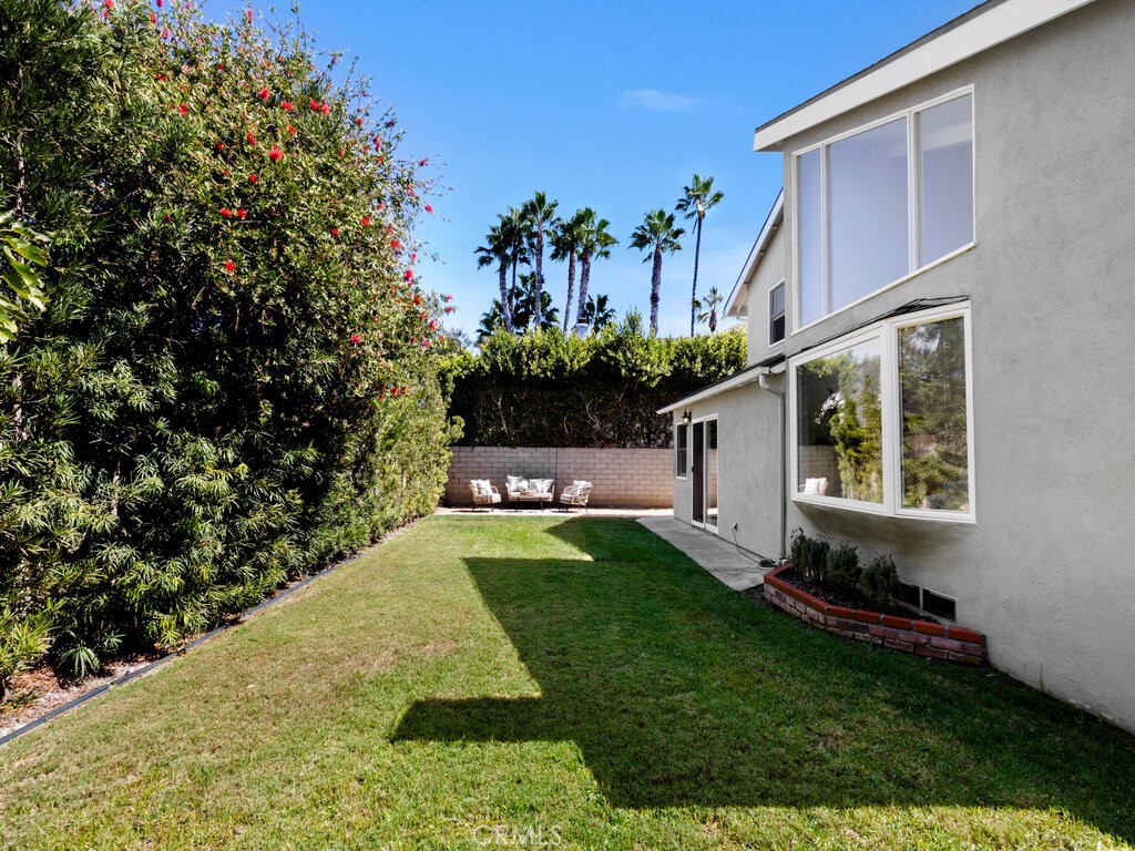 6541 Segovia, Huntington Beach CA 92647 - photo 12
