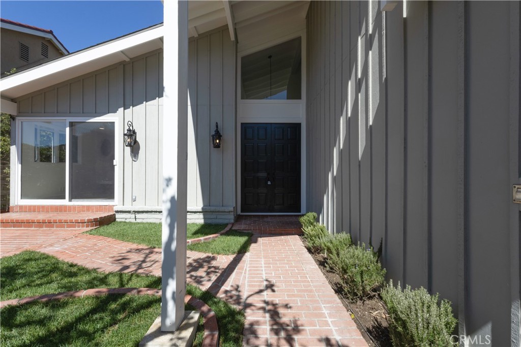6541 Segovia, Huntington Beach CA 92647 - photo 32