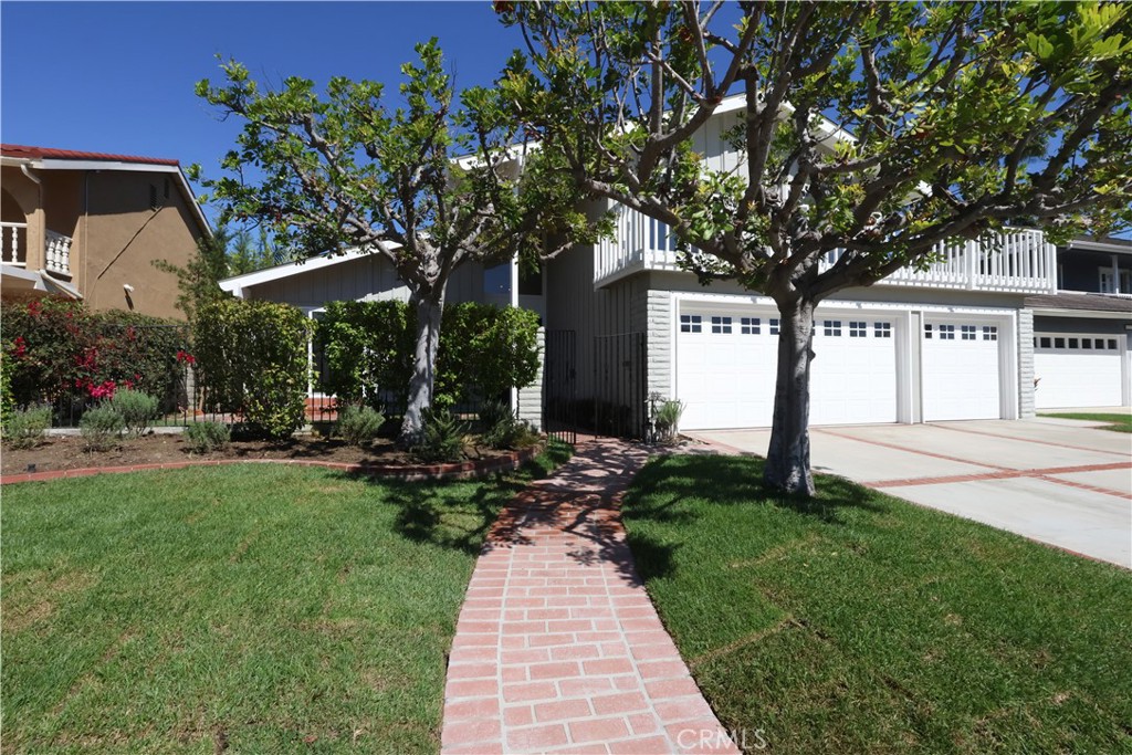 6541 Segovia, Huntington Beach CA 92647 - photo 29