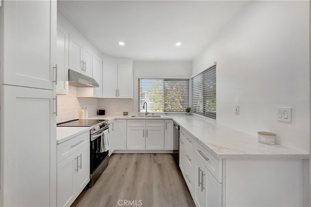 Kitchen - 6672 Sun Drive B, Huntington Beach CA 92647 - photo 1
