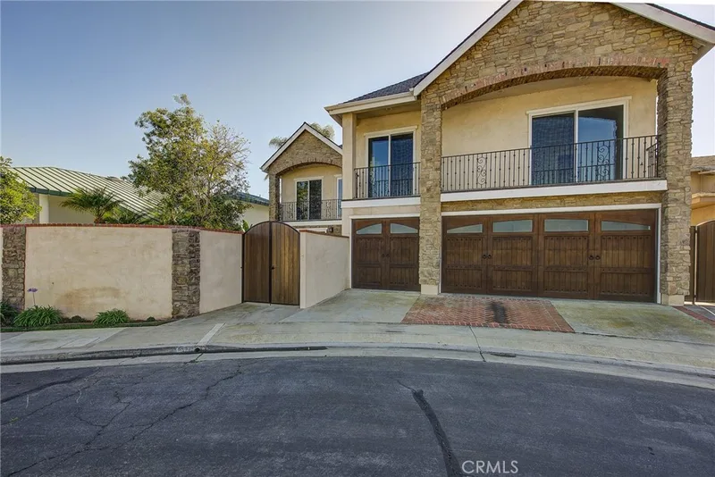 6692 Gate Hill Circle, Huntington Beach, CA 92648