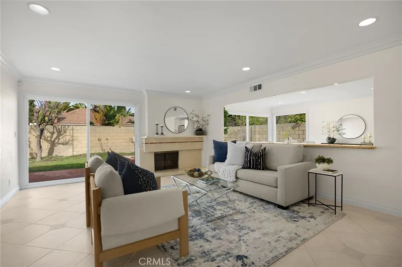 6781 Bridgewater, Huntington Beach, CA 92647