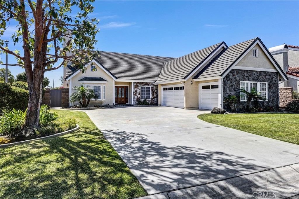 Front view of House - 6862 Hitchingpost, Huntington Beach CA 92648 - photo 1