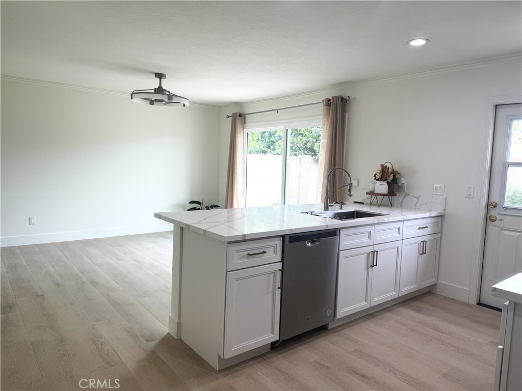 6902 Cumberland, Huntington Beach CA 92647 - photo 5