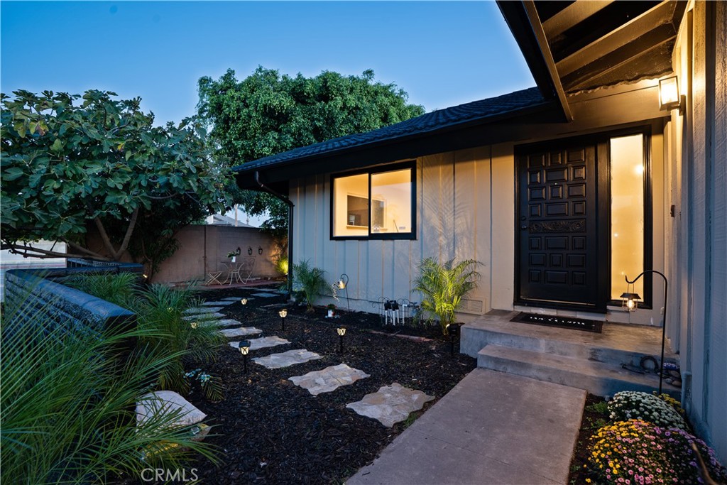 6972 Laurelhurst, Huntington Beach CA 92647 - photo 2
