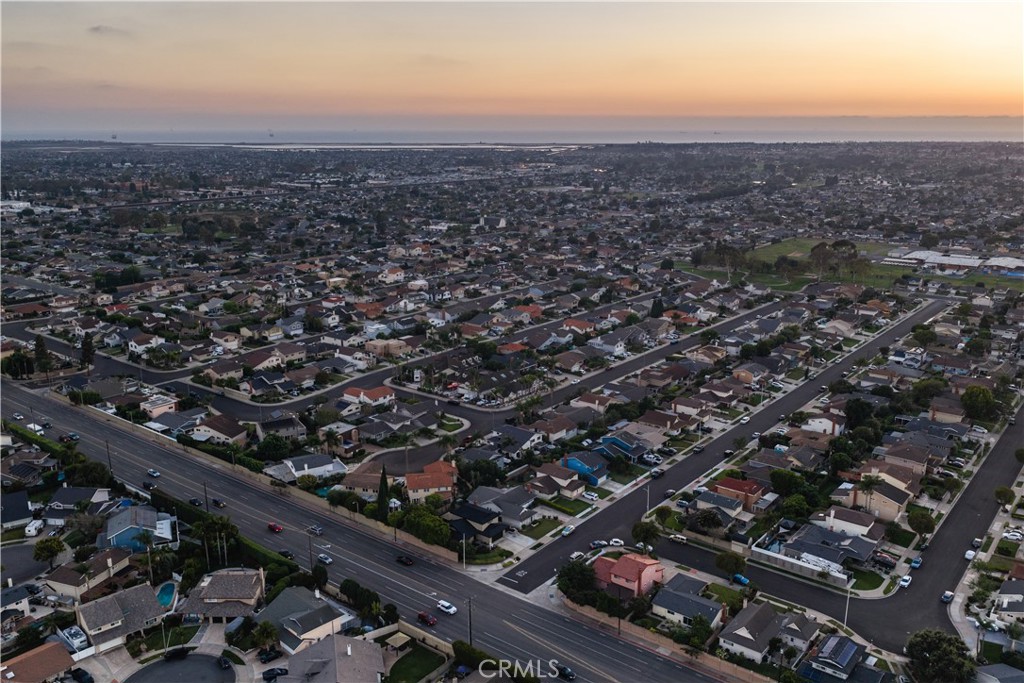6972 Laurelhurst, Huntington Beach CA 92647 - photo 16