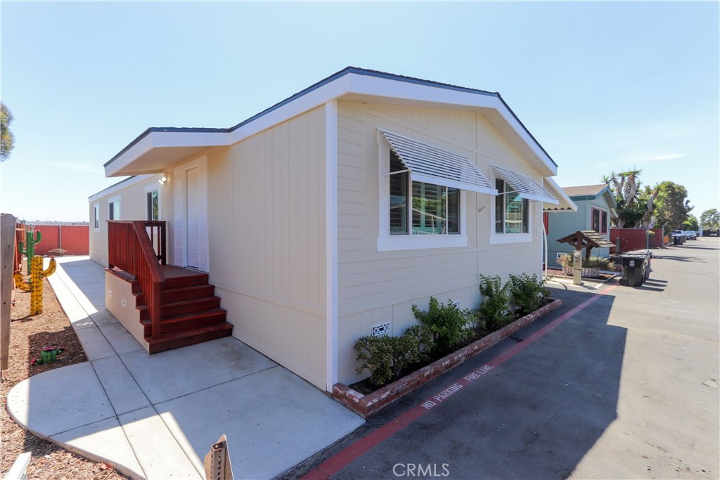 7051 Ellis Avenue 40, Huntington Beach CA 92648 - photo 2