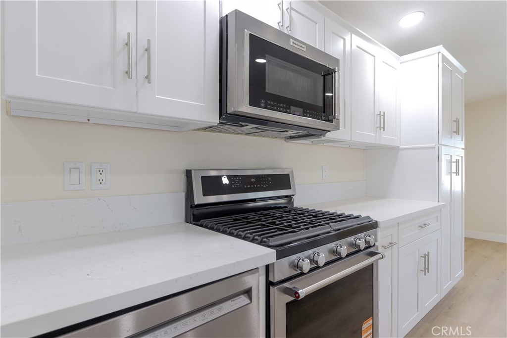 7051 Ellis Avenue 40, Huntington Beach CA 92648 - photo 13