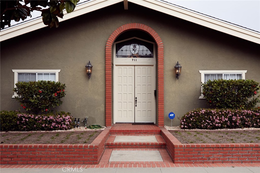 711 11th, Huntington Beach CA 92648 - photo 1