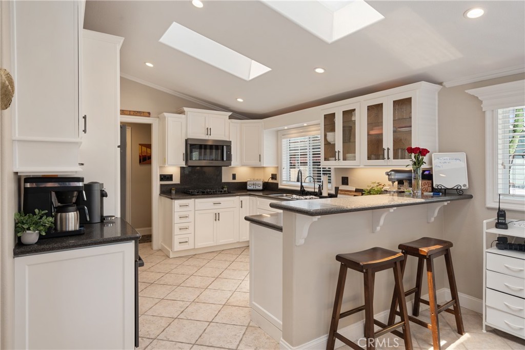 711 Huntington, Huntington Beach CA 92648 - photo 8
