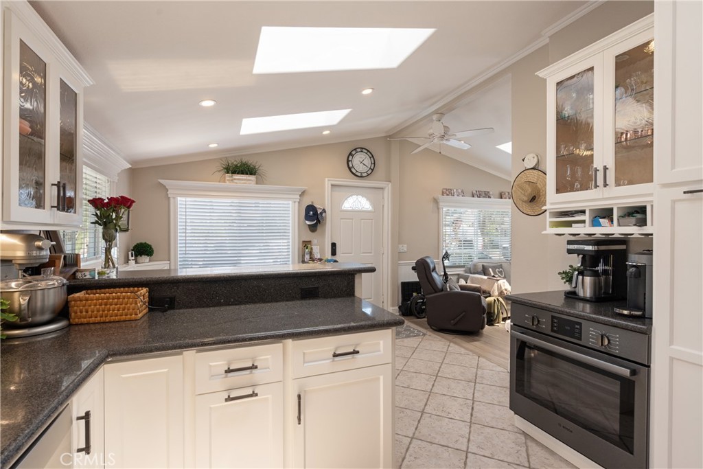 711 Huntington, Huntington Beach CA 92648 - photo 11