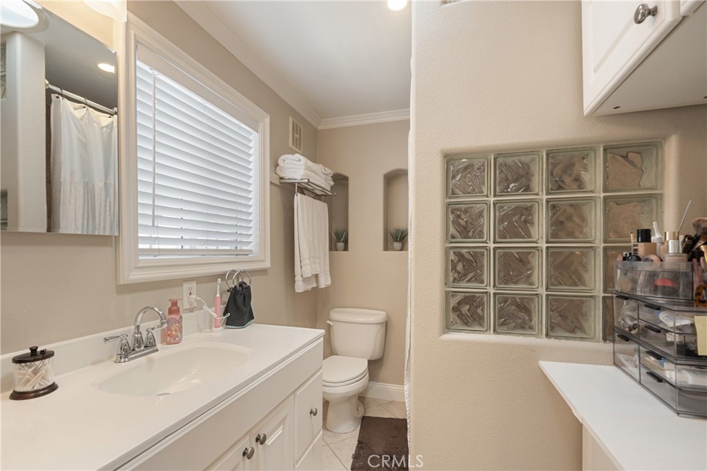 711 Huntington, Huntington Beach CA 92648 - photo 15