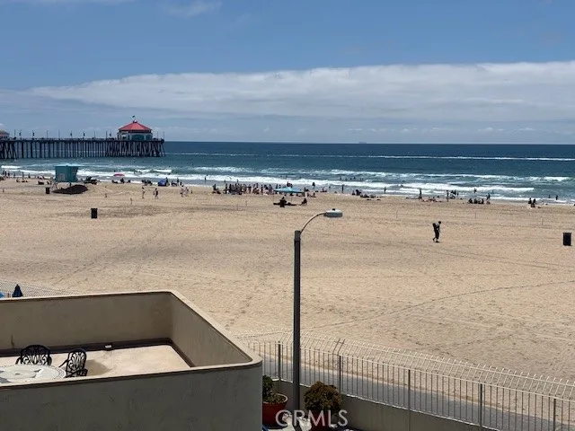 711 Pacific Coast Highway, Huntington Beach, CA 92648