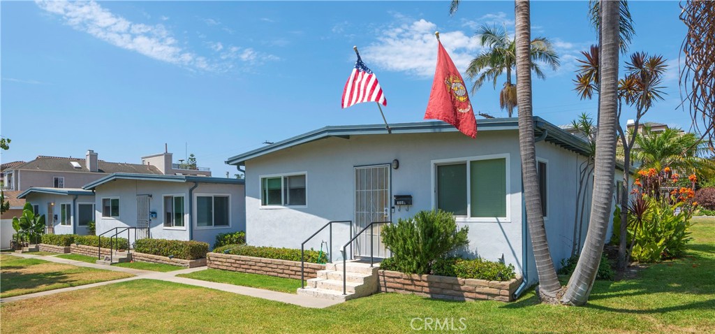 715 California, Huntington Beach CA 92648 - photo 1