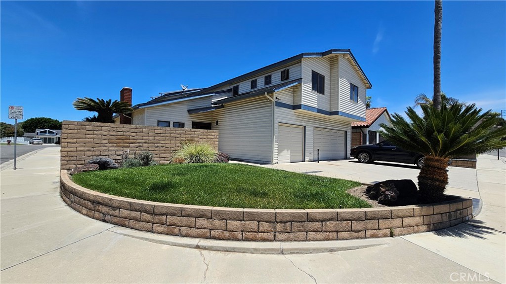 7191 Slater ave, Huntington Beach CA 92647 - photo 1