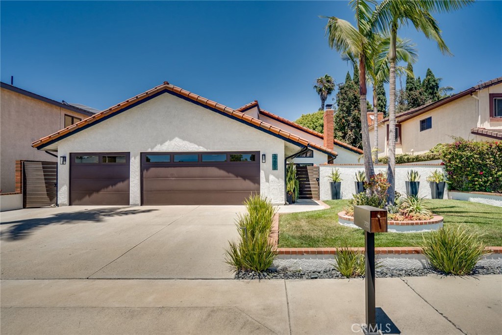 7201 Slater, Huntington Beach CA 92647 - photo 1