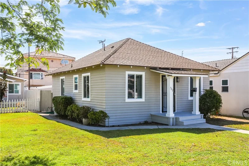 722 Main Street, Huntington Beach, CA 92648