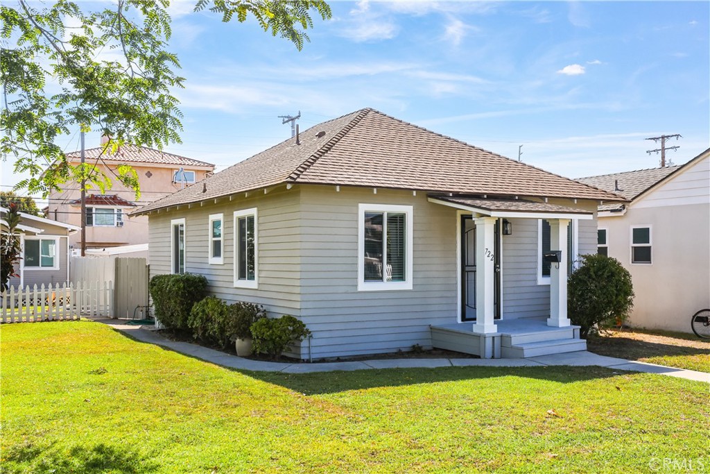 722 Main Street, Huntington Beach CA 92648 - photo 1