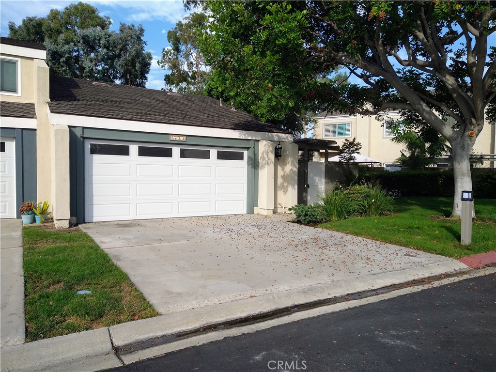 SINGLE STORY 3BR/2BA HOME IN BEACHWALK - 7243 Seaworthy, Huntington Beach CA 92648 - photo 1