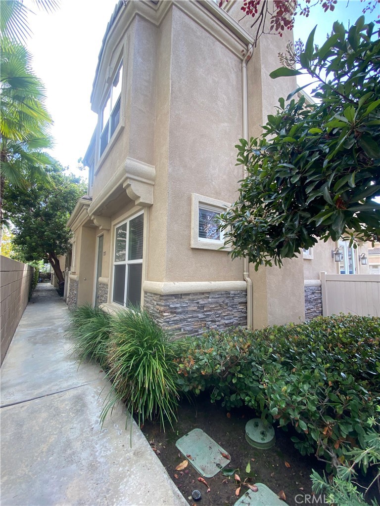 7255 Lisamarie Court, Huntington Beach CA 92648 - photo 3