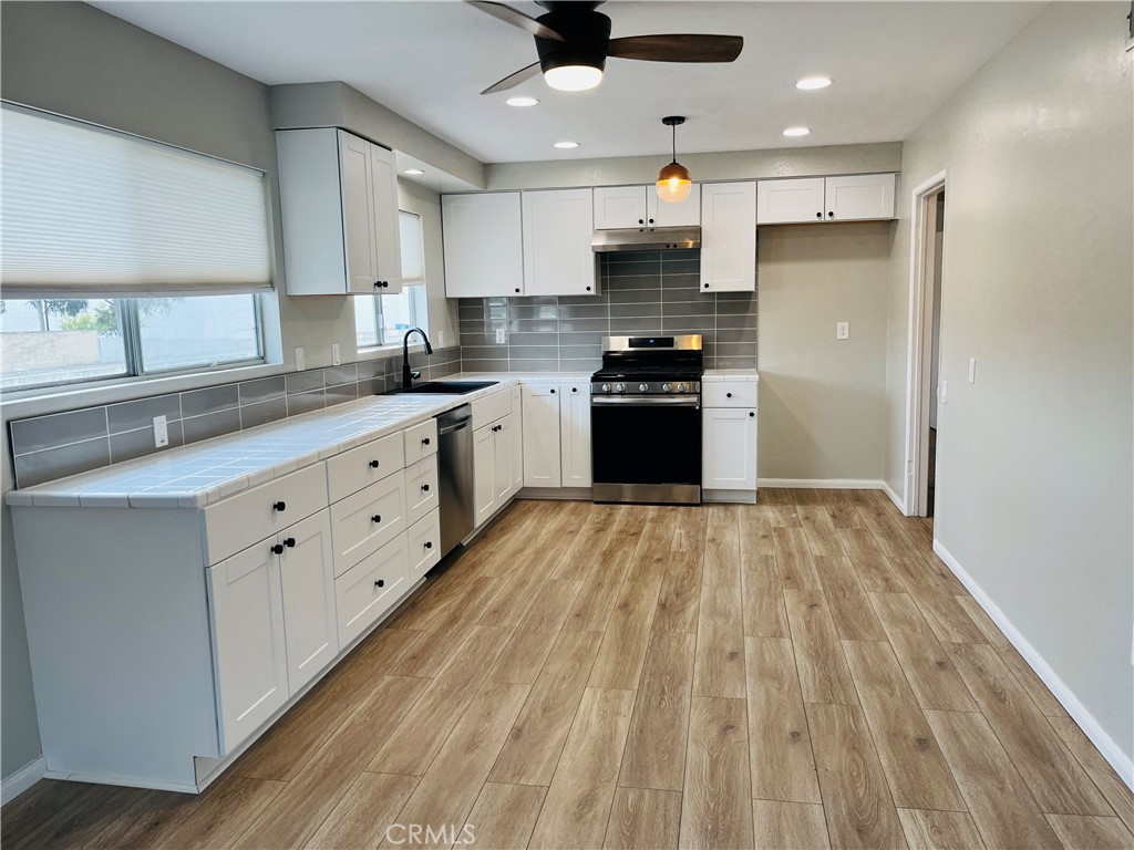 7260 Corsican, Huntington Beach CA 92647 - photo 2