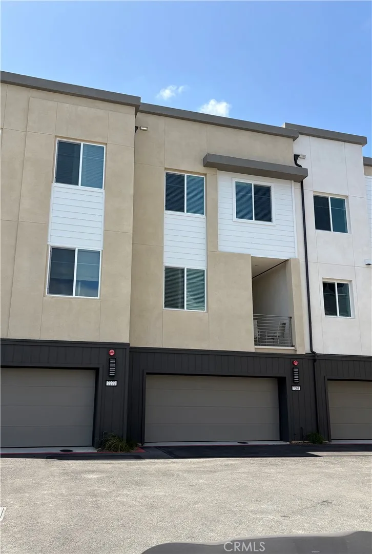 7268 Ellington Dr, Huntington Beach, CA 92647