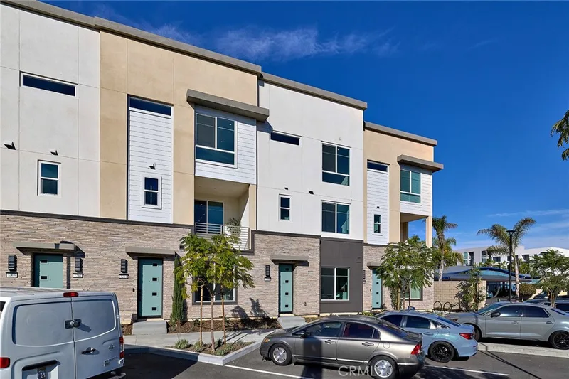 7268 Ellington Drive, Huntington Beach, CA 92647