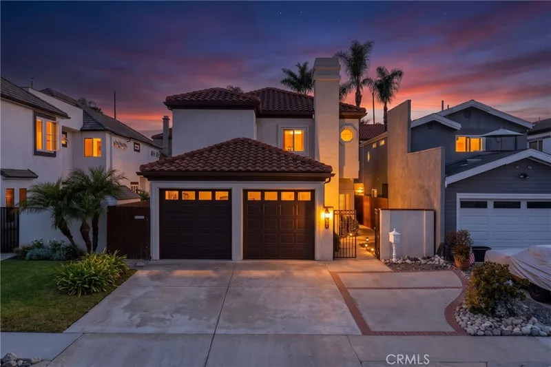 741 Alabama, Huntington Beach, CA 92648