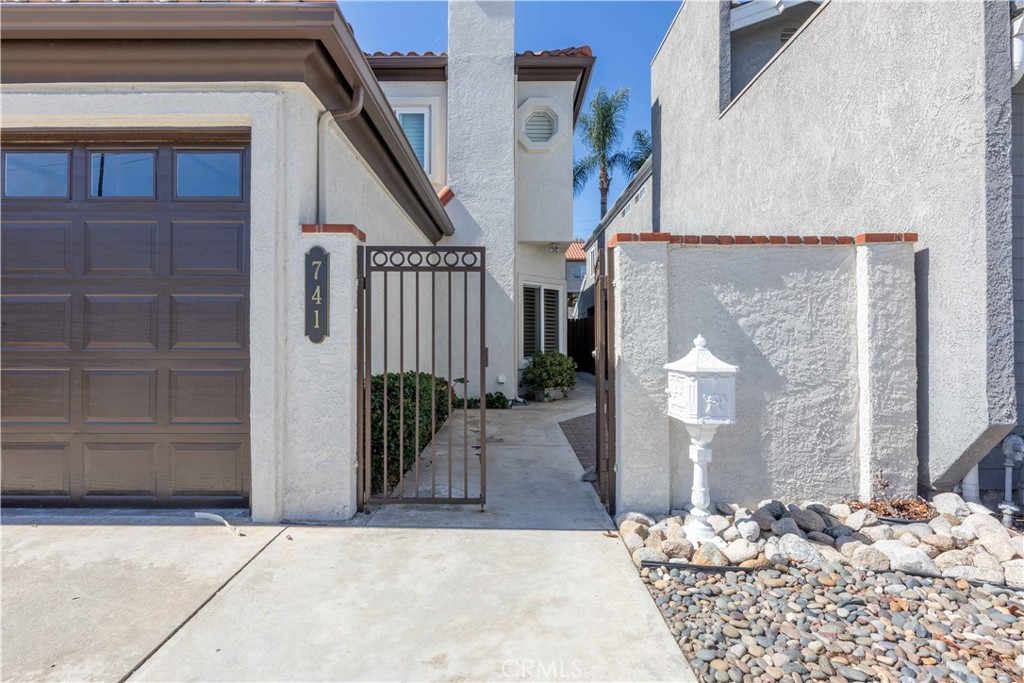 741 Alabama, Huntington Beach CA 92648 - photo 4