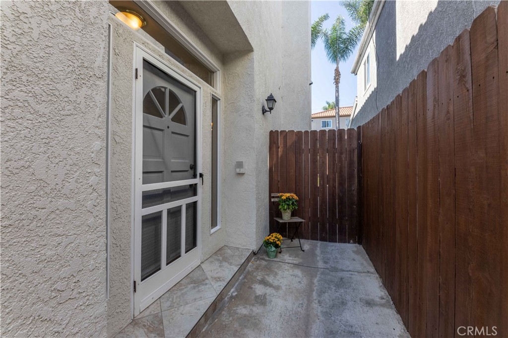 741 Alabama, Huntington Beach CA 92648 - photo 6