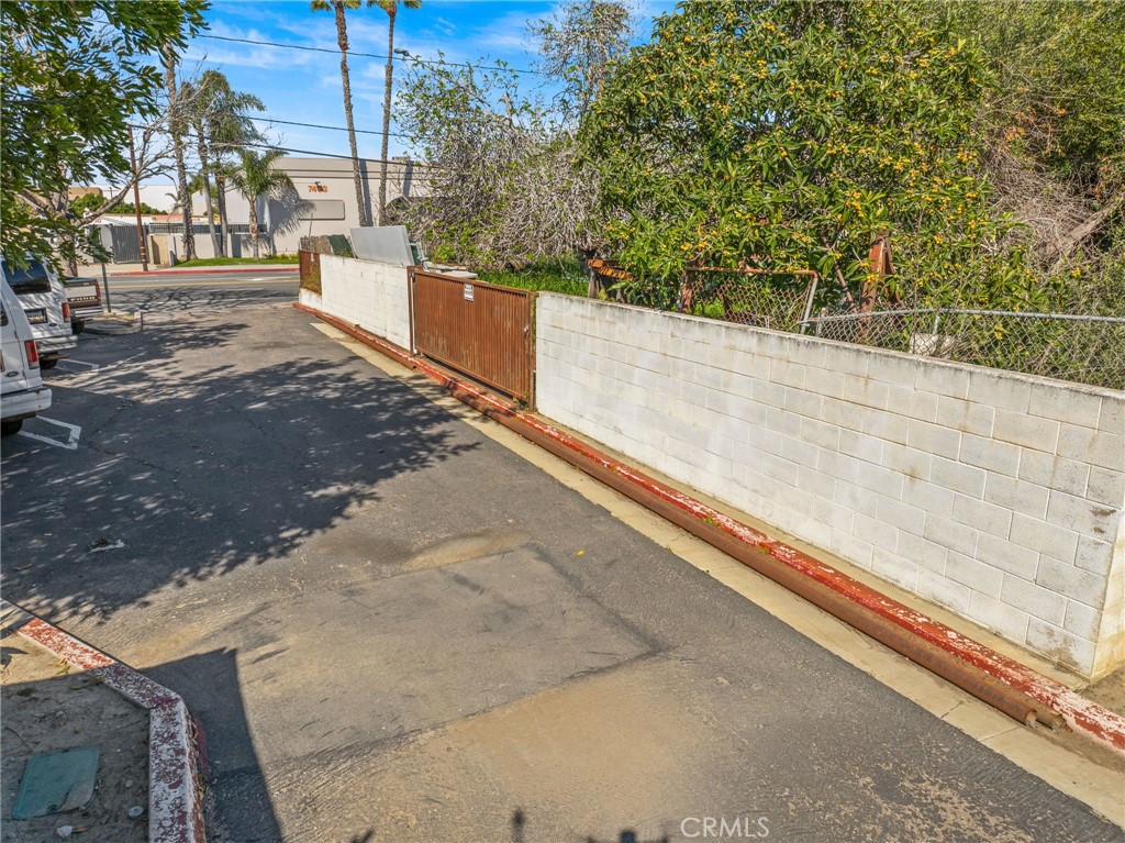 7412 Slater Avenue E, Huntington Beach CA 92647 - photo 27
