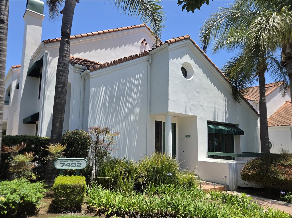 7492 Seabluff Drive 107, Huntington Beach CA 92648 - photo 1