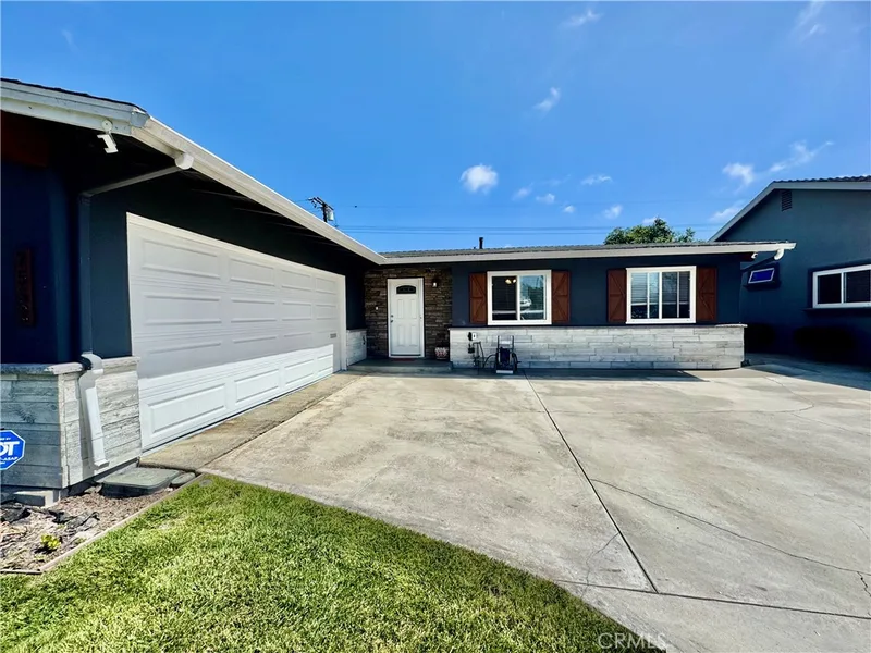 7552 Rhine Drive, Huntington Beach, CA 92647