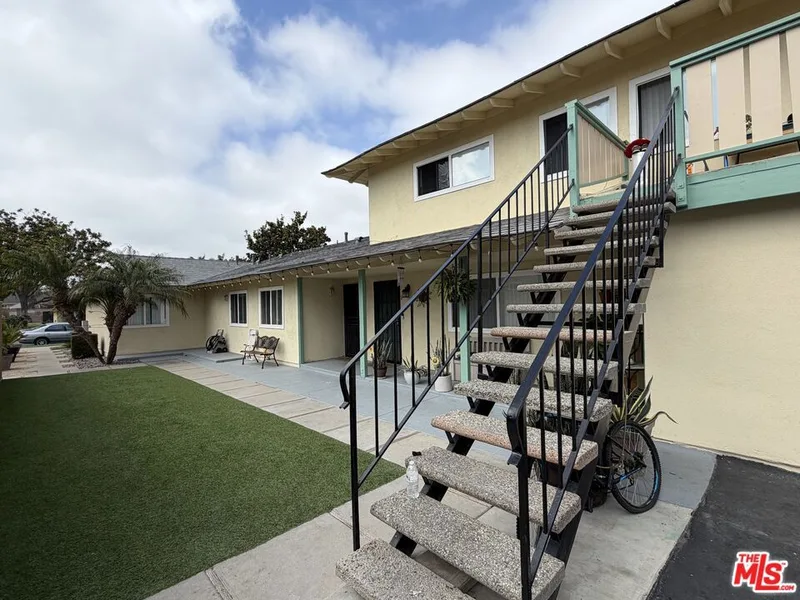 7571 Amazon Drive, Huntington Beach