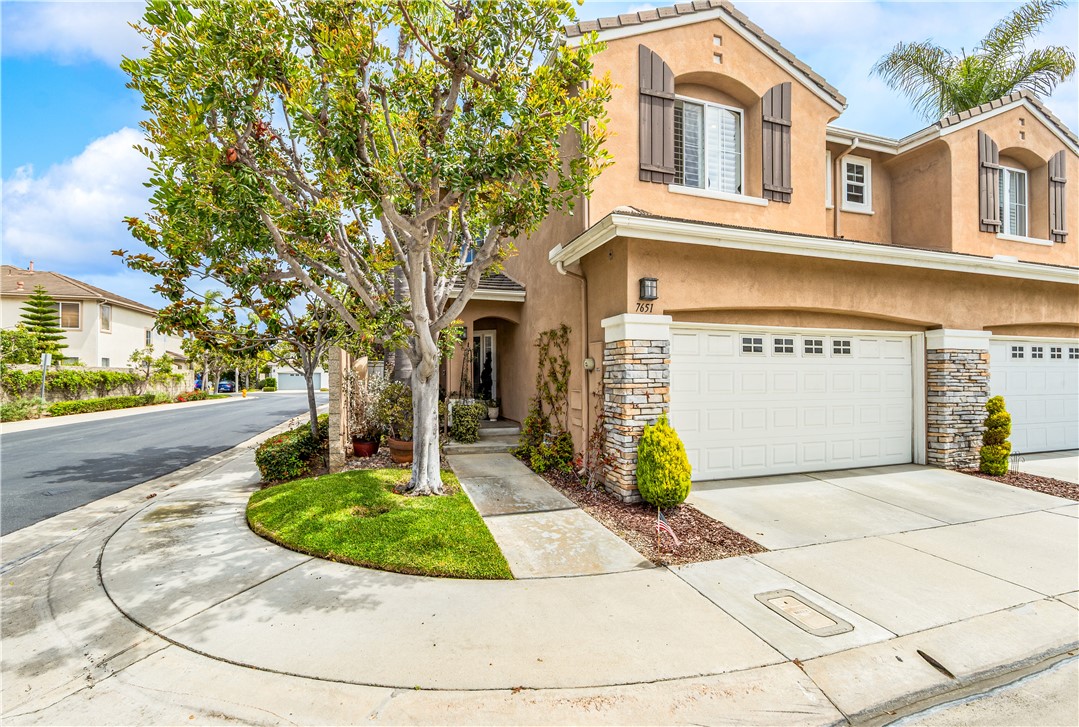 7651 Park Field Circle, Huntington Beach CA 92648 - photo 1