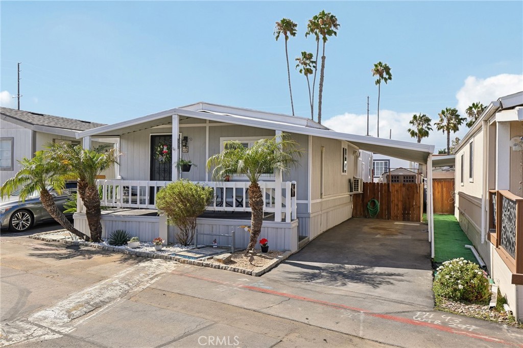 7652 Garfield 22, Huntington Beach CA 92648 - photo 2