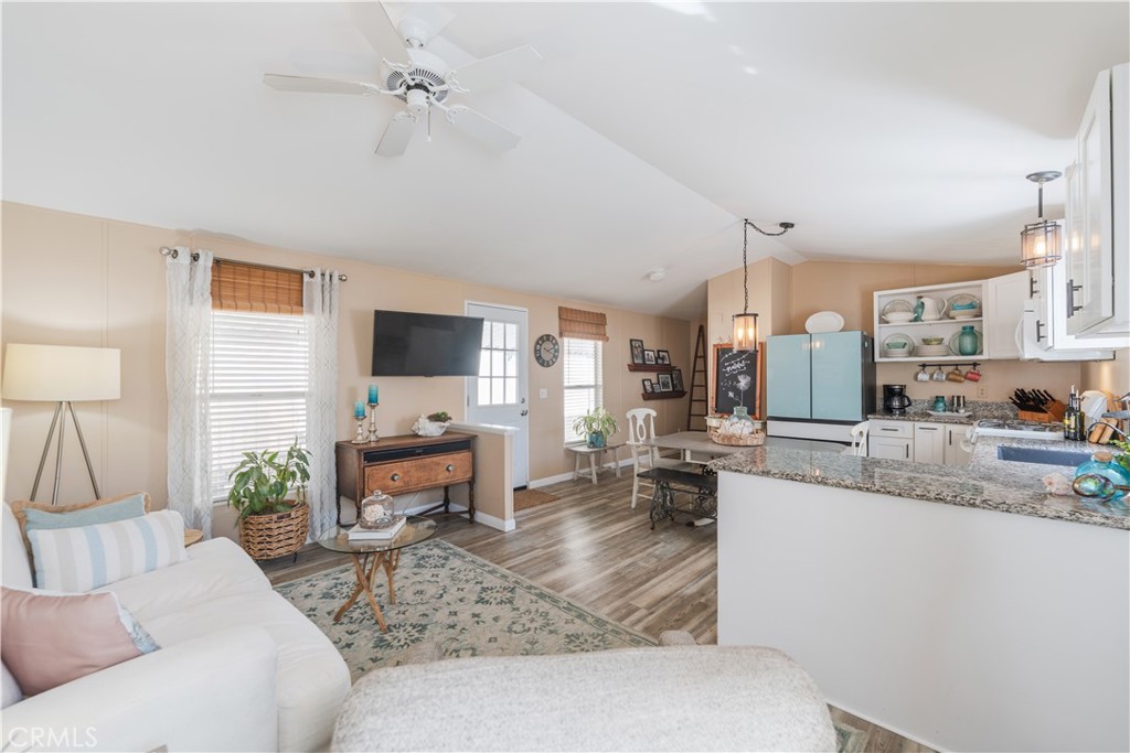 7652 Garfield 88, Huntington Beach CA 92648 - photo 4