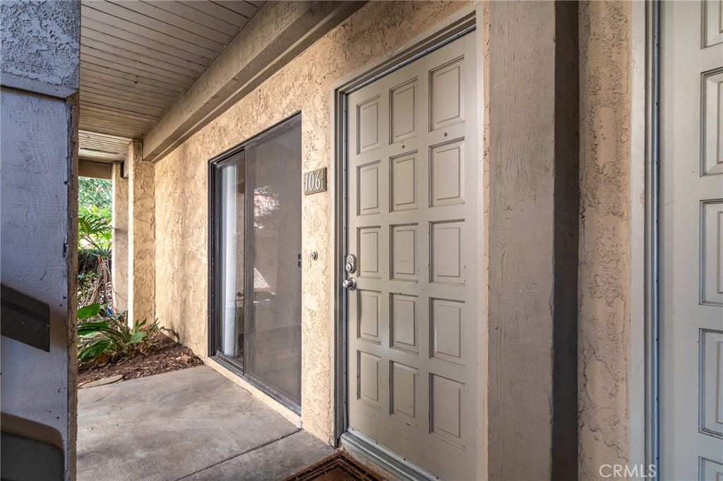 7668 Baypoint Drive 106, Huntington Beach CA 92648 - photo 4
