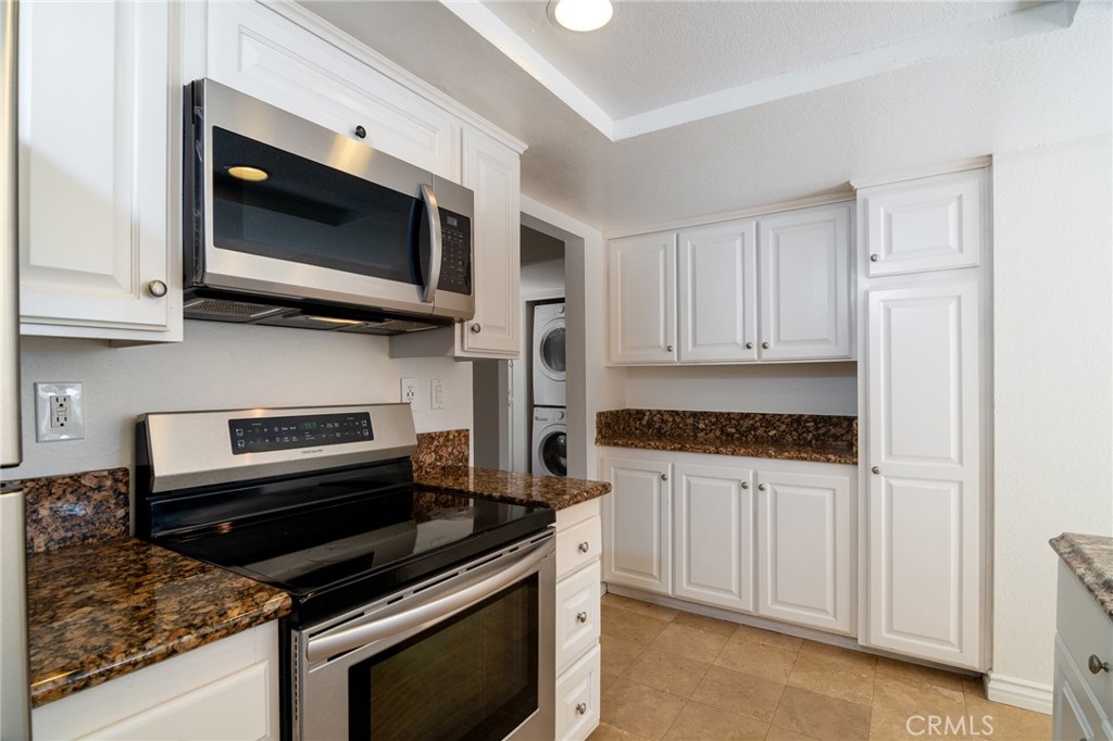 7668 Baypoint Drive 106, Huntington Beach CA 92648 - photo 10