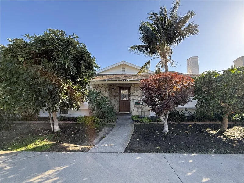 7672 Amazon 1, Huntington Beach, CA 92647