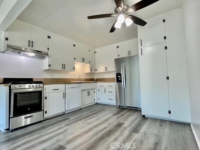 7722 Cypress B, Huntington Beach CA 92647 - photo 32