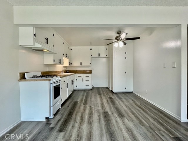 7722 Cypress B, Huntington Beach CA 92647 - photo 38
