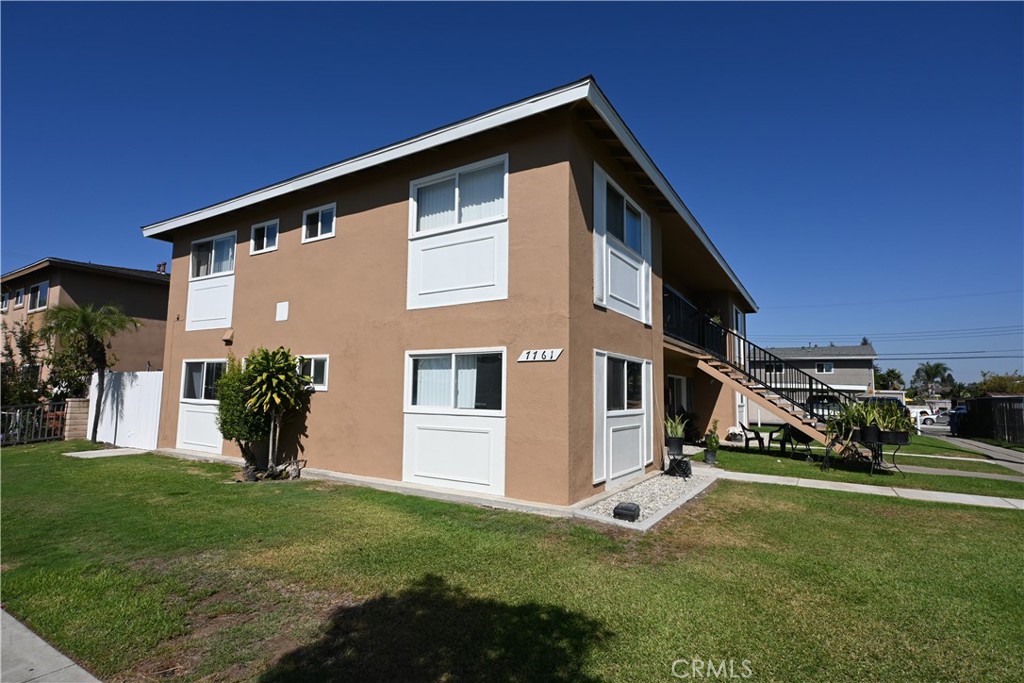 7761 Mandrell Drive, Huntington Beach CA 92647 - photo 2
