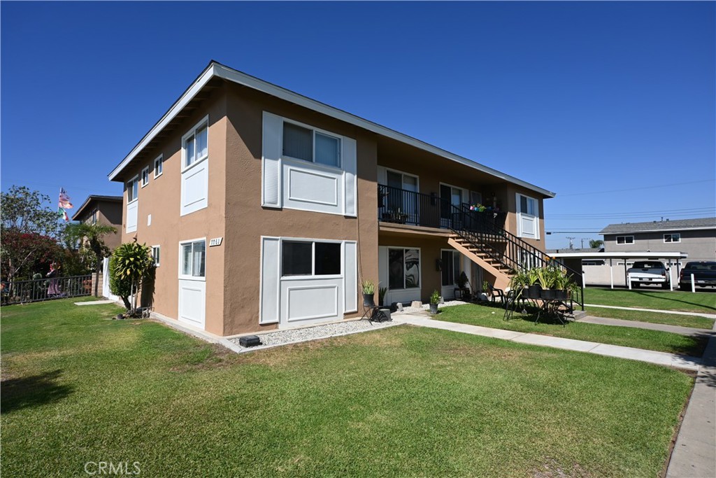 7761 Mandrell Drive, Huntington Beach CA 92647 - photo 3
