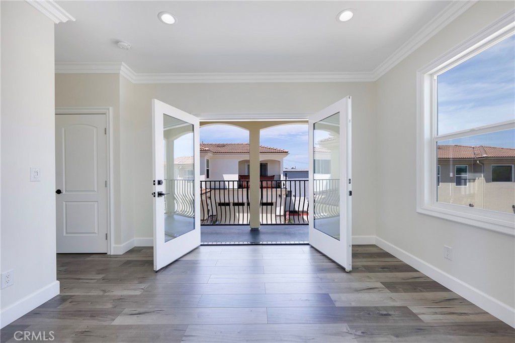 Private Primary Balcony - 7776 Liberty, Huntington Beach CA 92647 - photo 29