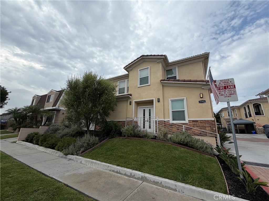 7796 LIBERTY, Huntington Beach CA 92647 - photo 2