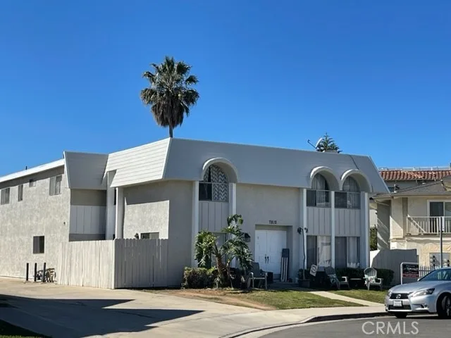 7812 Shaffer Circle 3, Huntington Beach, CA 92648