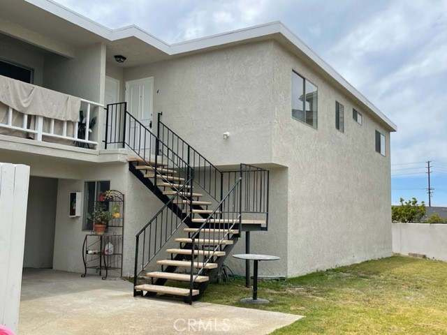 UPSTAIRS UNIT - 7812 Shaffer Circle 3, Huntington Beach CA 92648 - photo 5